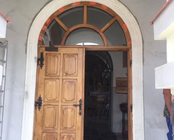 Renovácia dverí, kostol Zázrivá